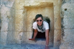 itw_exiting_tomb_outside_jerusalem